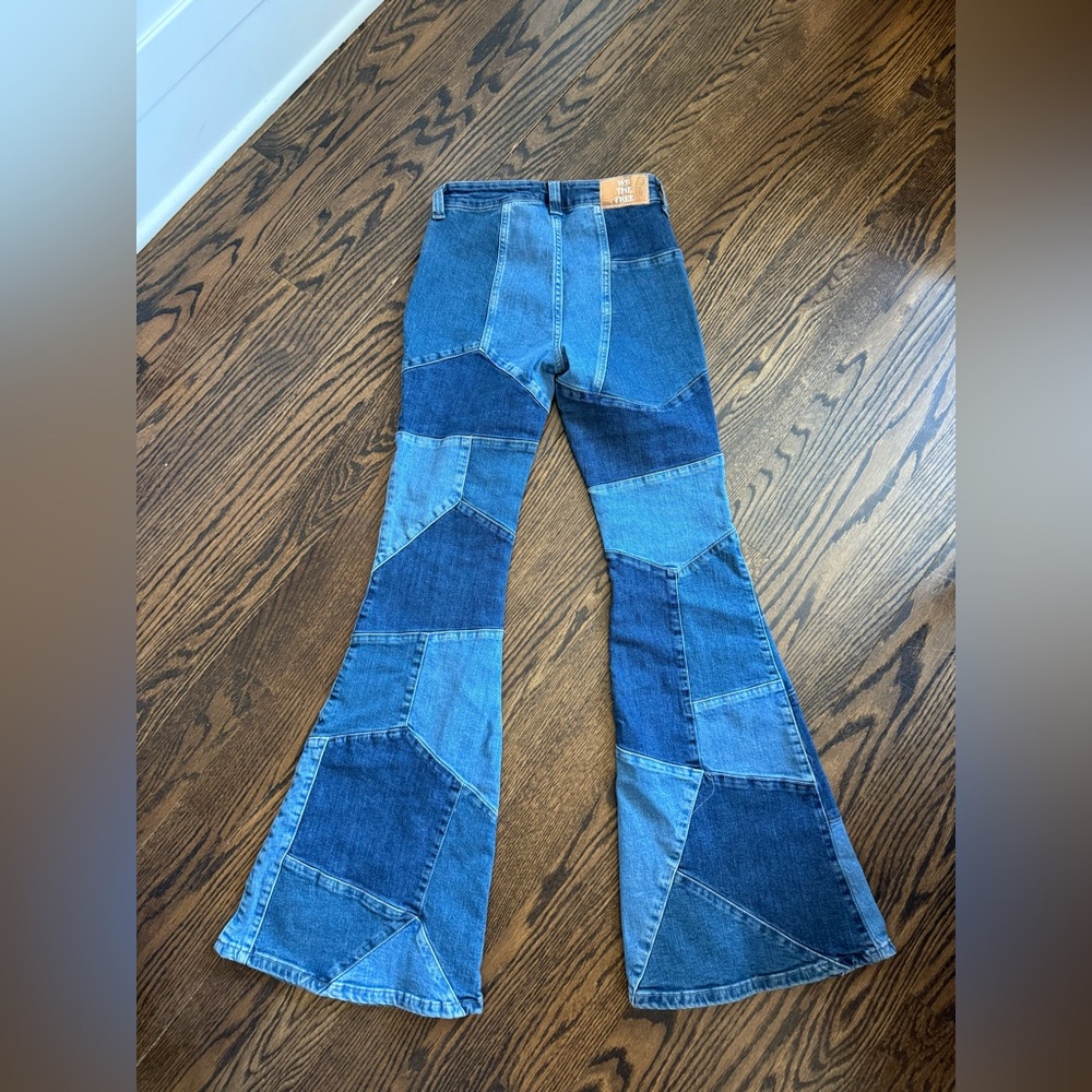Free People We the Free No Boundaries Patchwork Flare Jeans size 25 - Picture 3 of 6